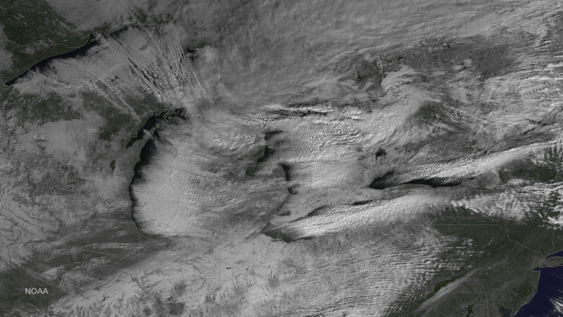 Illustration for article titled Holy mother of God, check out the giant snow wall swallowing Buffalo